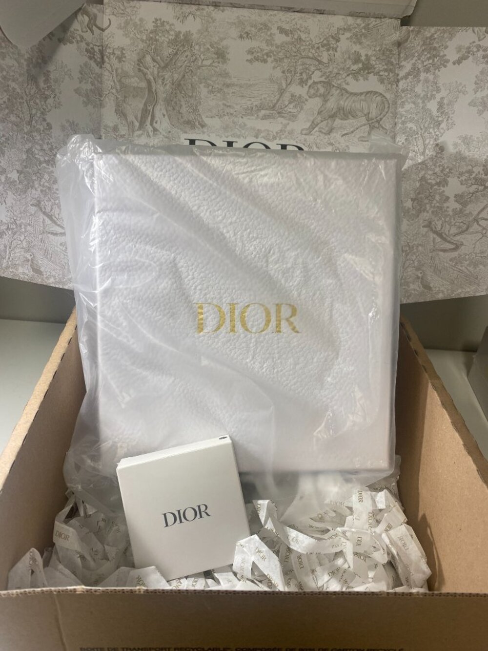 NWT NIB Dior Beauty Bundle (Makeup brushes with case and Mirror) - Picture 3 of 10